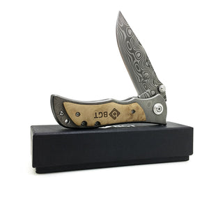 Coltello pieghevole da campeggio